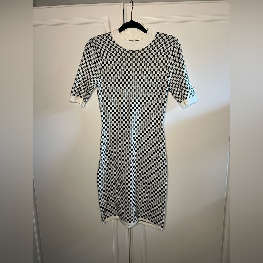 Abercrombie & Fitch Checkered Knit Sweater Mini Dress - Picture 2 of 13